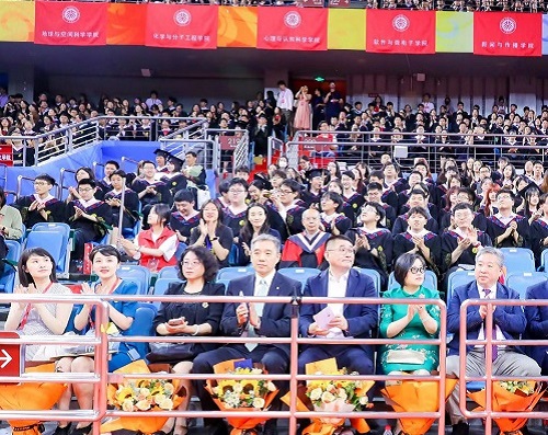 欧美激情性做爰免费视频